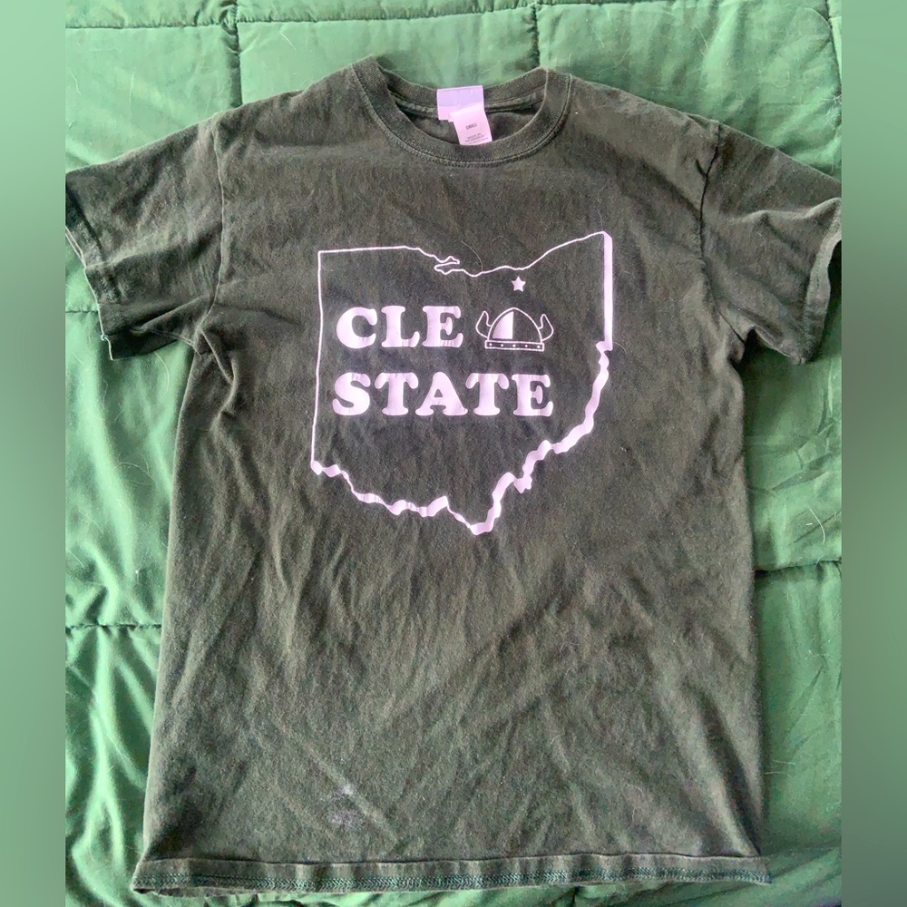 Cleveland State University shirt with Ohio state outline on front